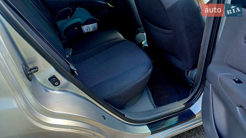 Хэтчбек Kia Rio 2006 в Буче