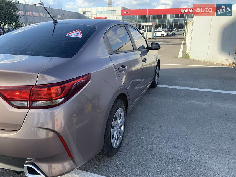 Седан Kia Rio 2021 в Киеве