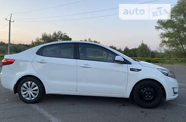 Седан Kia Rio 2013 в Бучі