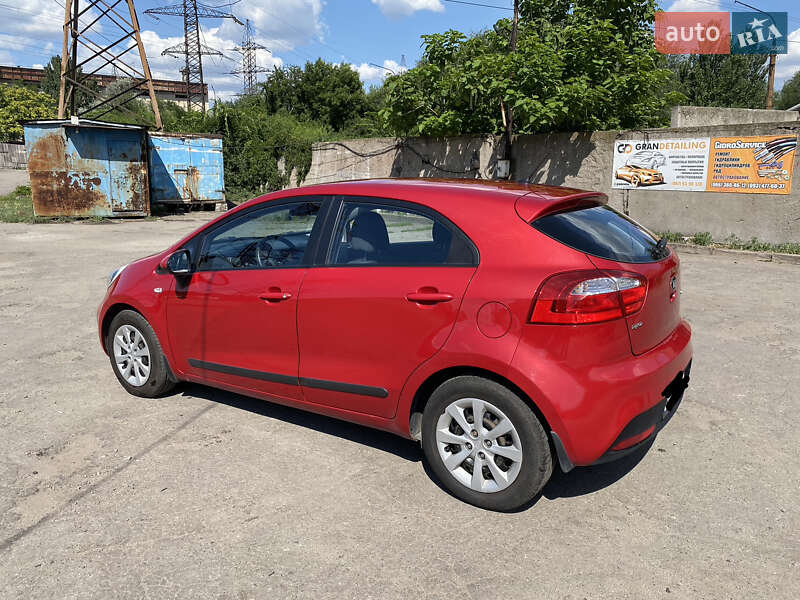 Хэтчбек Kia Rio 2013 в Запорожье