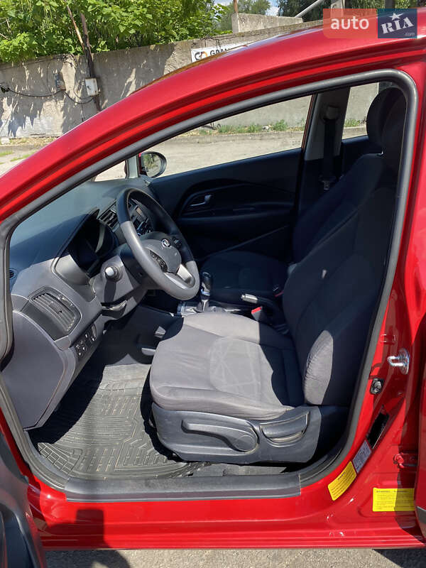 Хэтчбек Kia Rio 2013 в Запорожье