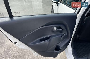 Седан Kia Rio 2017 в 