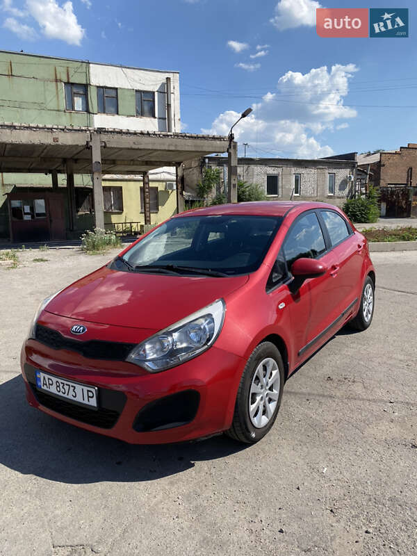 Хэтчбек Kia Rio 2013 в Запорожье