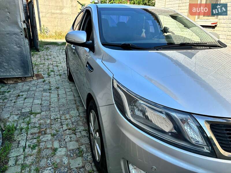Хетчбек Kia Rio 2013 в Харкові