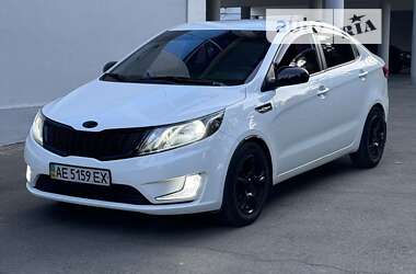 Седан Kia Rio 2013 в Кривом Роге