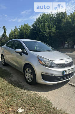 Седан Kia Rio 2015 в Дніпрі