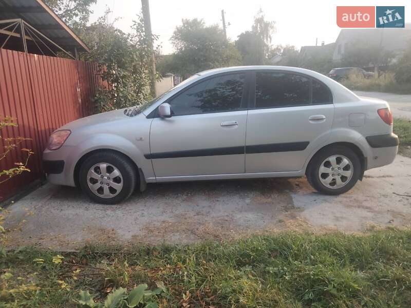 Седан Kia Rio 2007 в Шепетівці