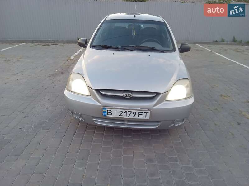 Седан Kia Rio 2005 в Козельщине