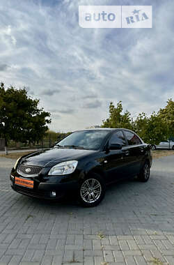 Седан Kia Rio 2006 в Кропивницькому