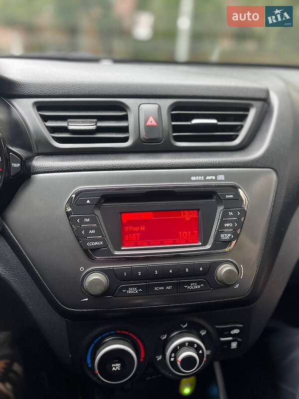 Седан Kia Rio 2012 в Львове