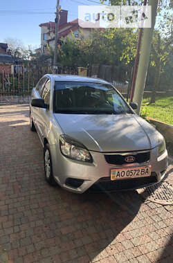 Седан Kia Rio 2011 в Львові