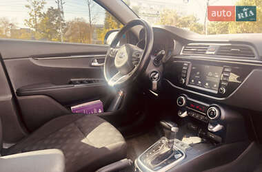 Седан Kia Rio 2018 в 