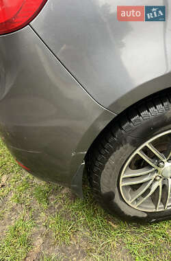 Хэтчбек Kia Rio 2012 в 