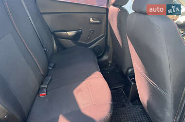 Хэтчбек Kia Rio 2012 в 