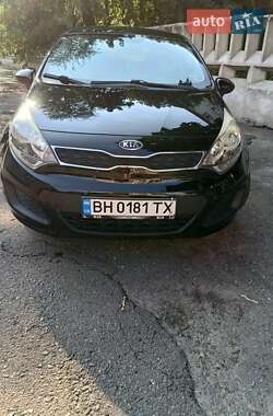 Хэтчбек Kia Rio 2011 в 