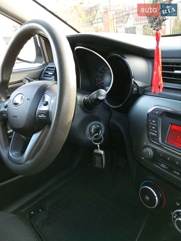 Седан Kia Rio 2013 в Нежине