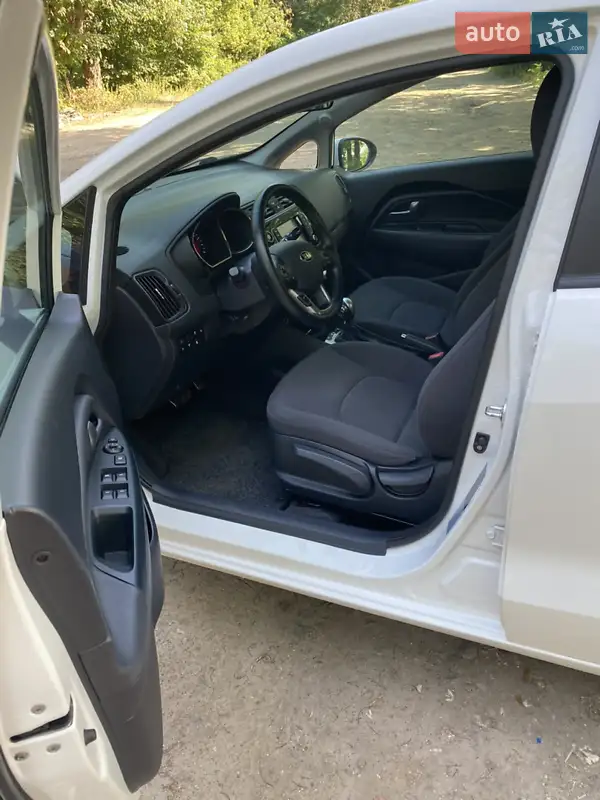 Седан Kia Rio 2016 в 