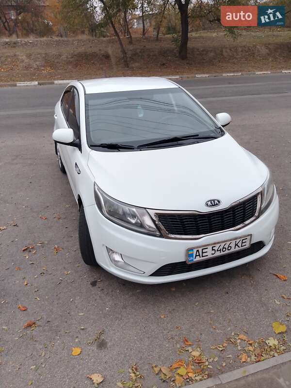 Седан Kia Rio 2012 в Нікополі