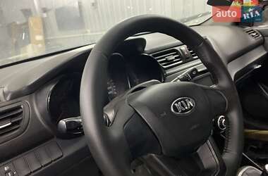 Седан Kia Rio 2013 в Києві