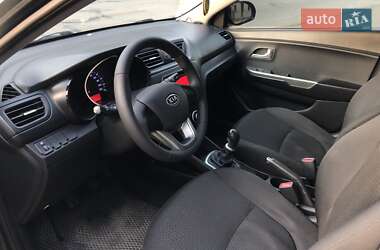 Седан Kia Rio 2011 в Николаеве