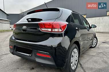 Хетчбек Kia Rio 2017 в Києві