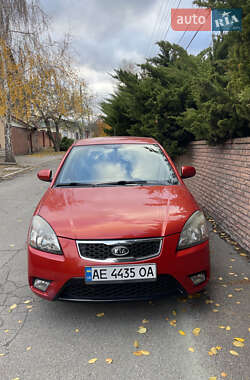 Хетчбек Kia Rio 2011 в Дніпрі