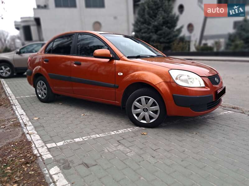 Седан Kia Rio 2007 в Запоріжжі