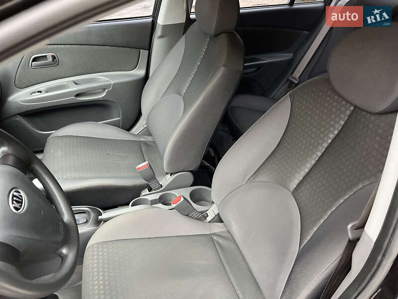 Седан Kia Rio 2007 в Белой Церкви