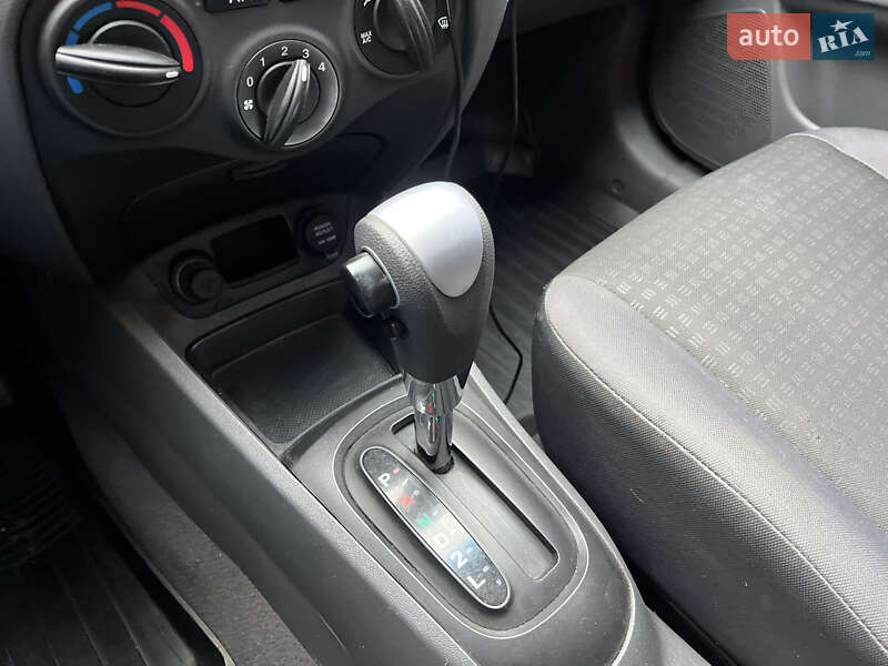 Седан Kia Rio 2007 в Белой Церкви