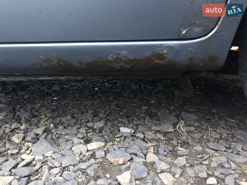 Хэтчбек Kia Rio 2008 в Ровно