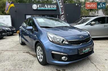 Седан Kia Rio 2015 в Чернівцях