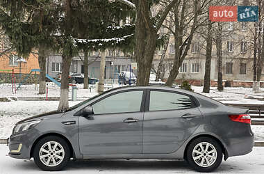 Седан Kia Rio 2012 в Ровно