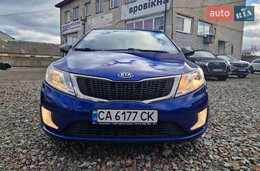 Седан Kia Rio 2012 в Смілі