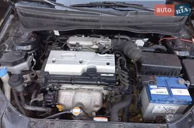 Хэтчбек Kia Rio 2009 в 