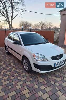 Седан Kia Rio 2009 в Новомиргороді