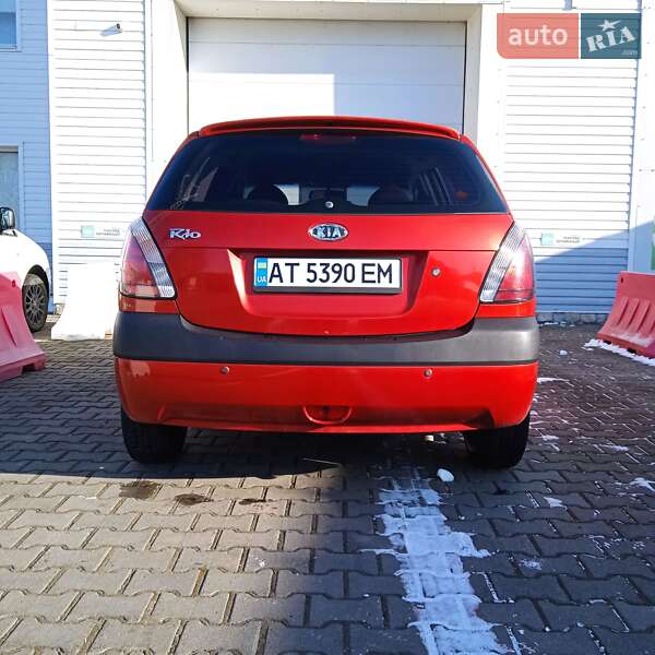 Хэтчбек Kia Rio 2005 в Черновцах