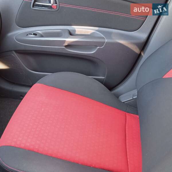 Хэтчбек Kia Rio 2005 в Черновцах