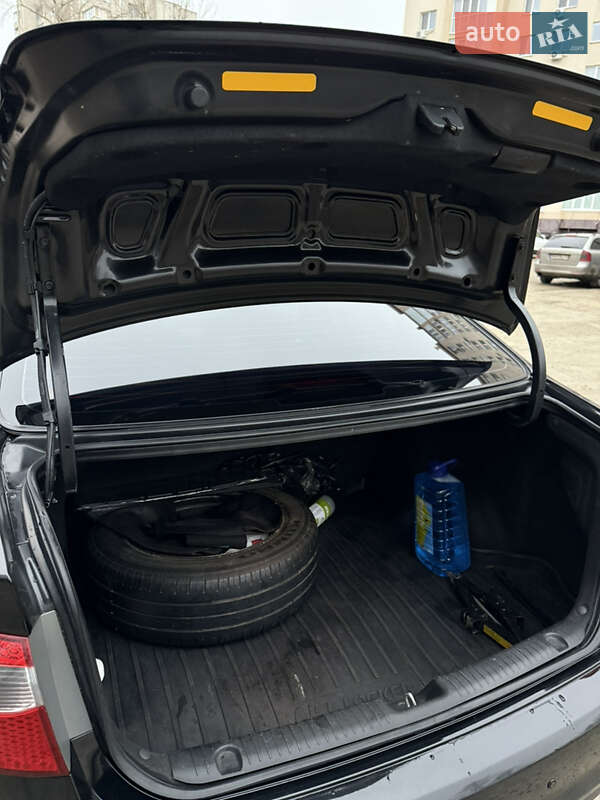 Седан Kia Rio 2012 в Сумах