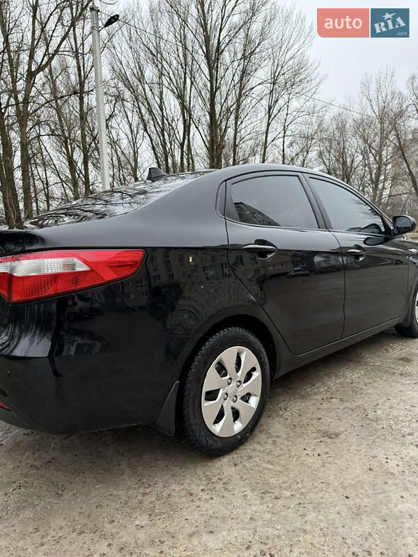 Седан Kia Rio 2012 в Сумах
