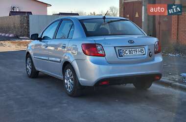 Седан Kia Rio 2010 в Черкасах