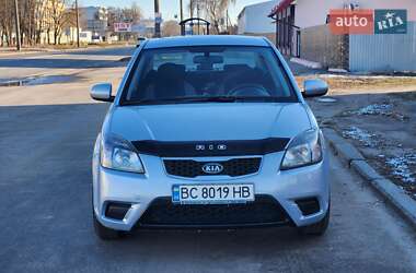 Седан Kia Rio 2010 в Черкасах