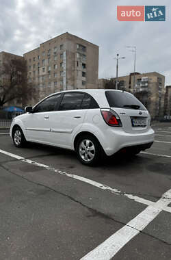 Хетчбек Kia Rio 2011 в Києві