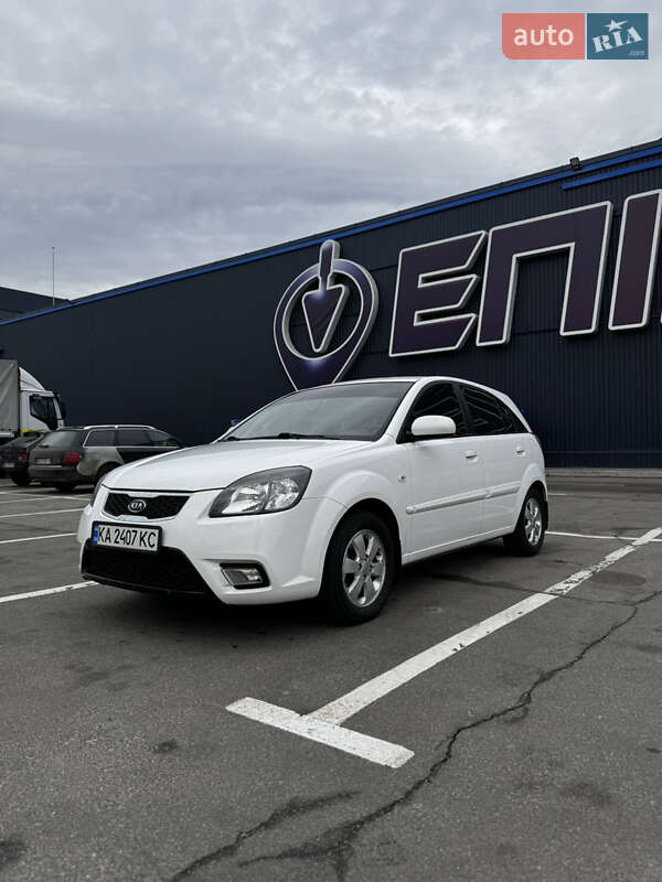 Хетчбек Kia Rio 2011 в Києві