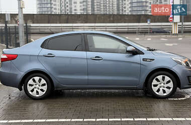 Седан Kia Rio 2013 в Києві