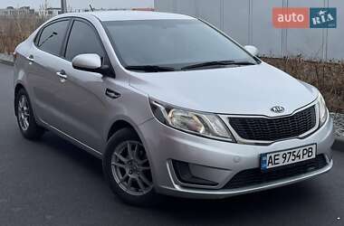 Седан Kia Rio 2012 в Дніпрі