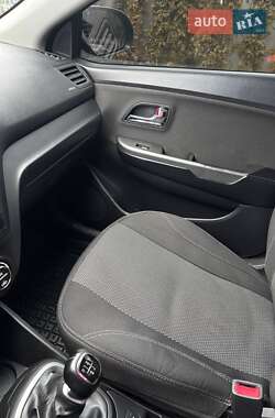 Седан Kia Rio 2013 в 