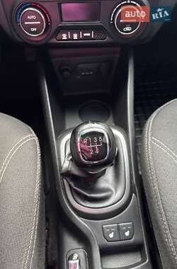 Седан Kia Rio 2013 в 