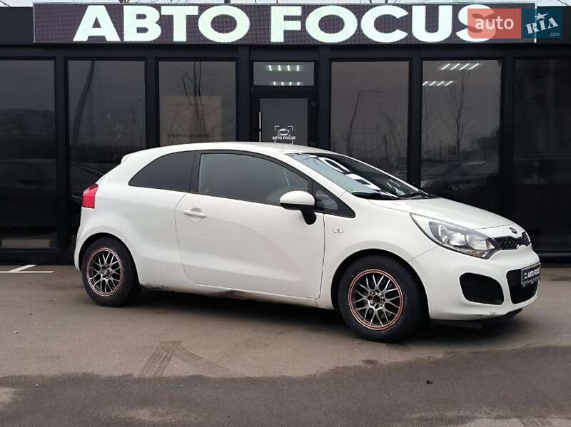 Хэтчбек Kia Rio 2013 в Киеве