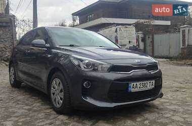 Хэтчбек Kia Rio 2017 в Киеве