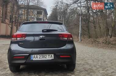 Хэтчбек Kia Rio 2017 в Киеве